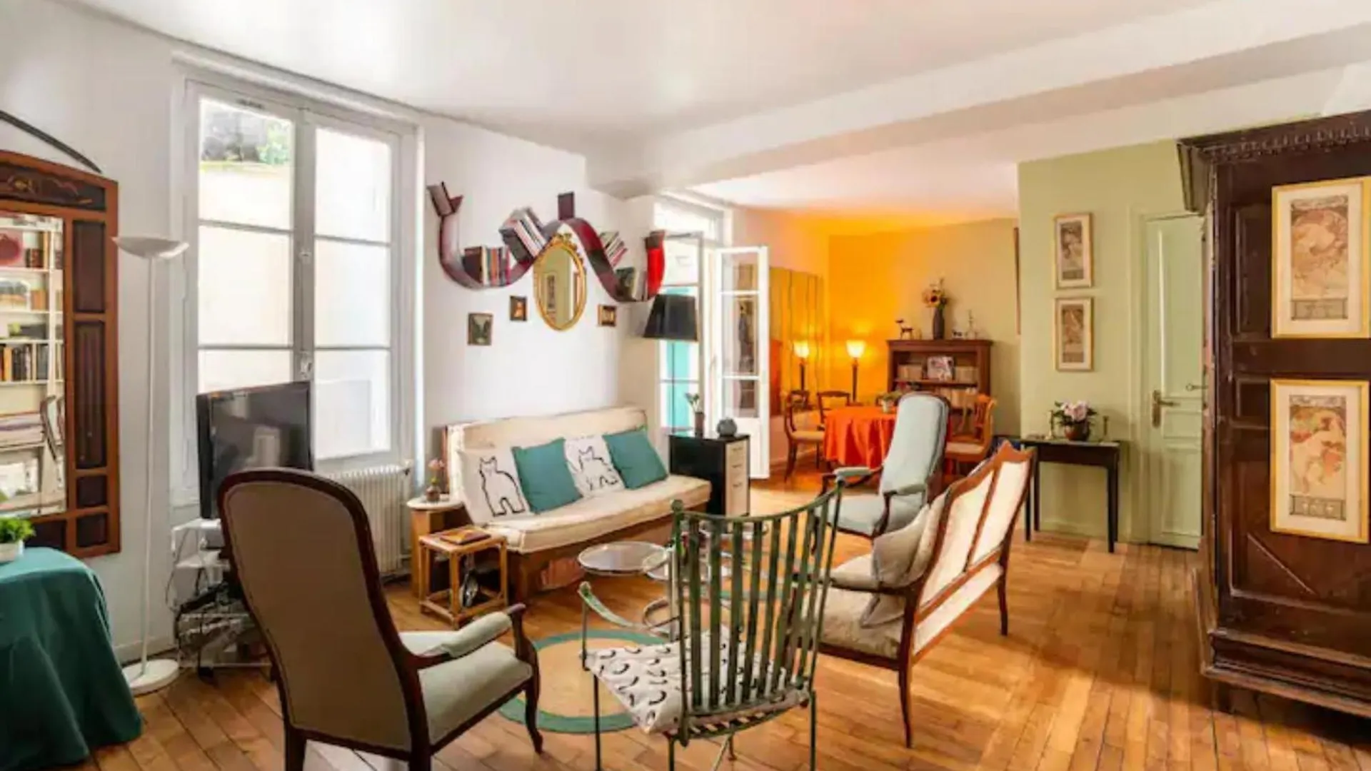 Vintage 2bd With Patio In Montmartre